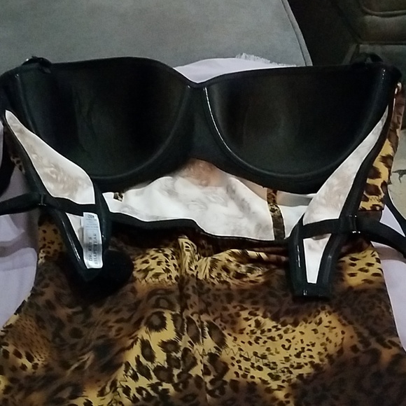- Dr Rey leopard print sharpwear,size 40 D, - Picture 5 of 8